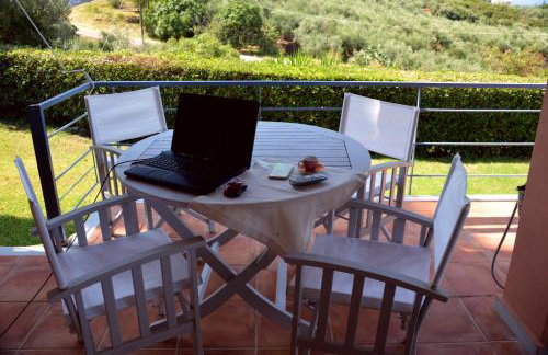 Cozy Small Smart Villa with Private Pool Mikri Mantineia Kalamata - Foto 33