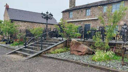 2 Bed Flat - Sleeps 3 - Parking - Wifi - Photo 2, Garden
