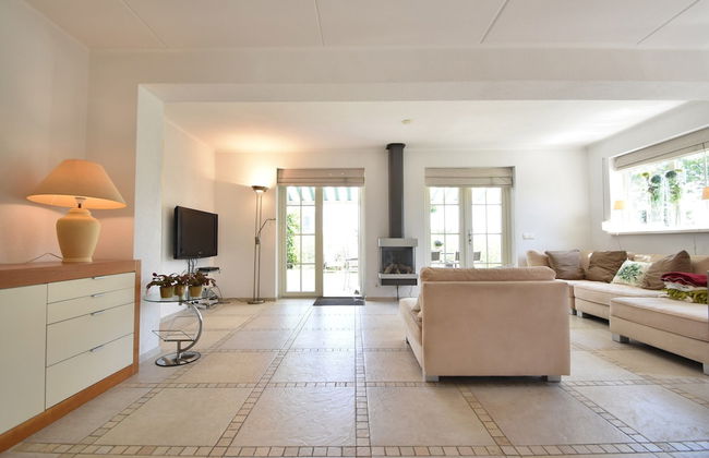 Enticing Holiday Home in Oude With Garden - Foto 15