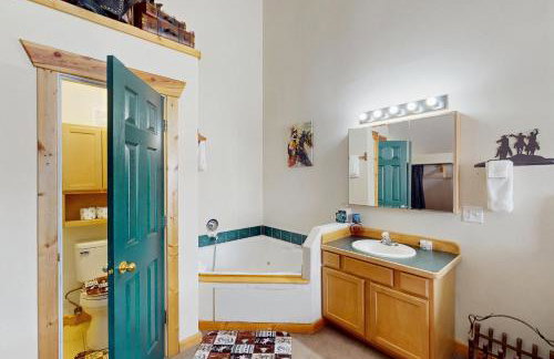 The Western Nest - Photo 15