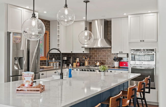 Waterside Haven by Avantstay Lakefront Hot Tub Game Room Fire Pit - Photo 20