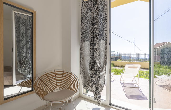 3 bedroom Apartment in San Bartolomeo al Mare with garden - Photo 4