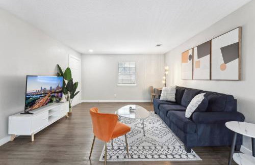 Economy King Bed Suites w Pool, Next to Downtown - Foto 41