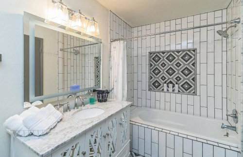 Stylish Family Fun! Pool, Hot Tub, Volley Ball, Arcade & Boat Parking - Foto 49