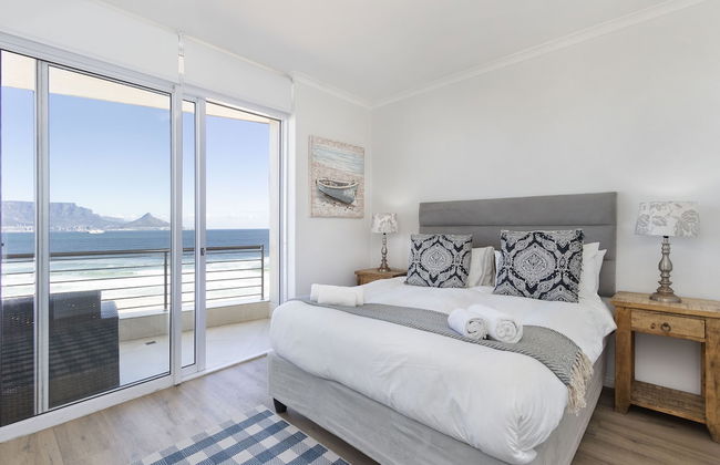 Portico 704 - Photo 3