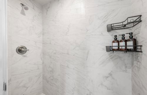 Perch - Modern Seattle Retreat w/ AC, Garage & Decks - Foto 51