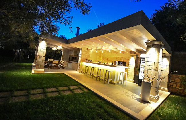 Artina Luxury Villa - Photo 34