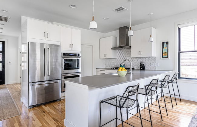 Rooftop Deck 5 Mins to Downtown - Photo 12