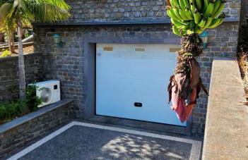 Villa Ocean Wave Calheta - Oversized Pool & Stunning Ocean Views - Photo 11