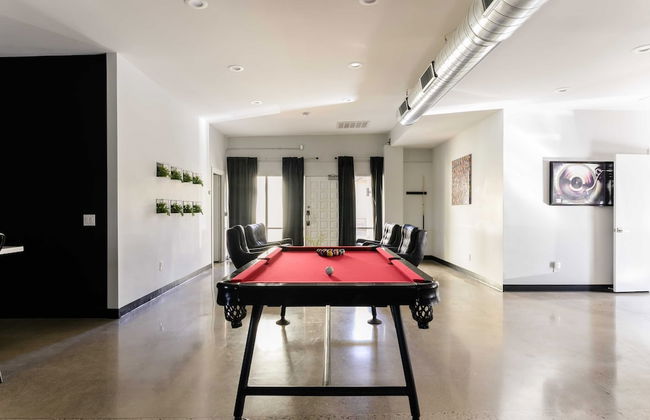 Luna by Avantstay Industrial Artist's Loft in Old Town w/ Billiards - Foto 12