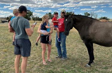 Cozy Cottage Rental for Six on a Working Ranch in Crawford, Nebraska - Foto 18
