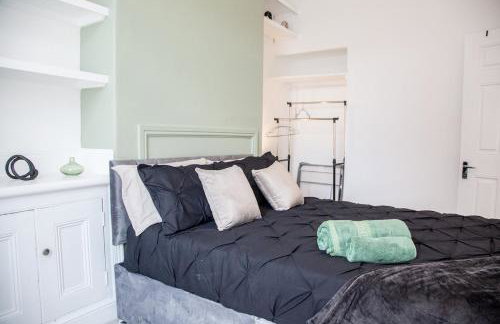 Manchester 3BR House Contractor Hospital Uni - Foto 8