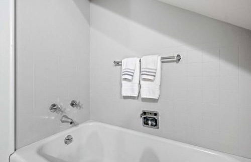 North End Single Family 4 Bed 2 Bath - Foto 41