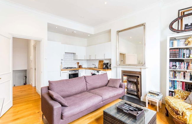 Bright and Spacious Notting Hill Nest - Photo 39