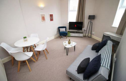 2 Bedroom City Apartment - 20mins Walk to Cabot Circus, With Free Wi-Fi & Off-Peak Parking Included - Foto 30