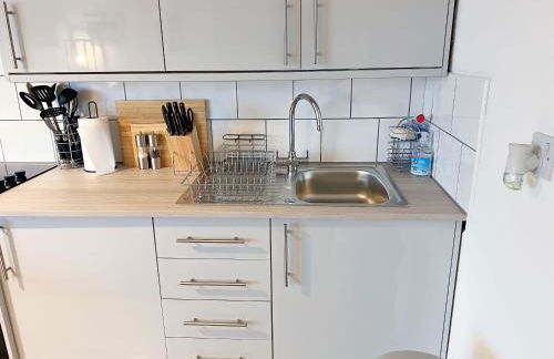 Beach Court Ground Floor - Cosy Apartment with Sea Views - Photo 15