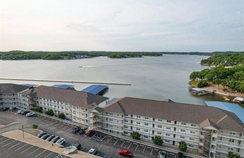 Nautical-Inspired Lakefront Unit w/ Awesome Views - Foto 48