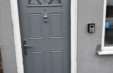 CityBuzz 4 Bedroom House in Nottingham Sleep 7 - Foto 2