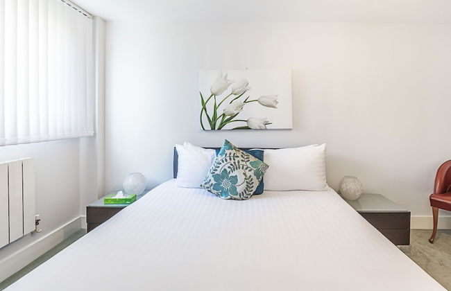 Canary Wharf Luxury Apartments - Photo 5