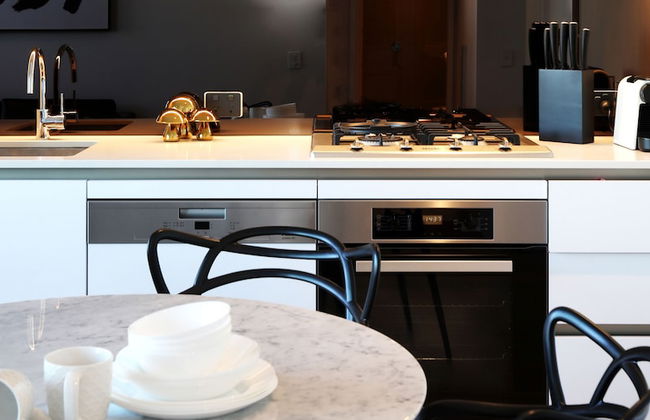 Orange Stay at Collins Wharf - Photo 14