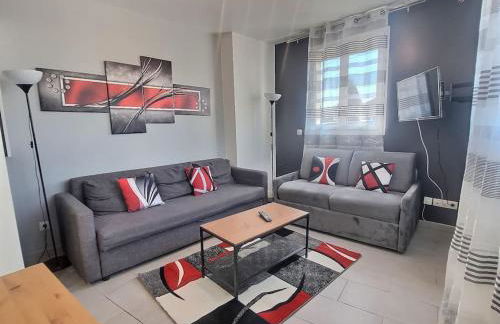 *Au Bord du Canal*Entre Paris et Disneyland - Foto 1