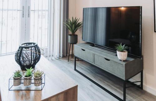 2 Bed 2 Bath Apartment Close to City Ctre Sleeps 5 -Free Parking - Foto 33