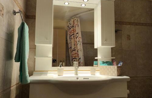 LIVIERATOS APARTMENTS - Photo 24