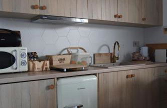 L A Boutique Suites with Private Hot Tub - Photo 26