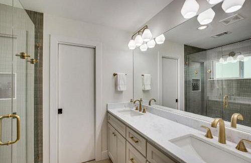 Dock and Fire Pit Cedar Creek Lakefront Retreat! - Foto 14