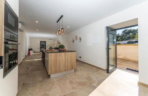 Villa with private Pool and Garden - Foto 24