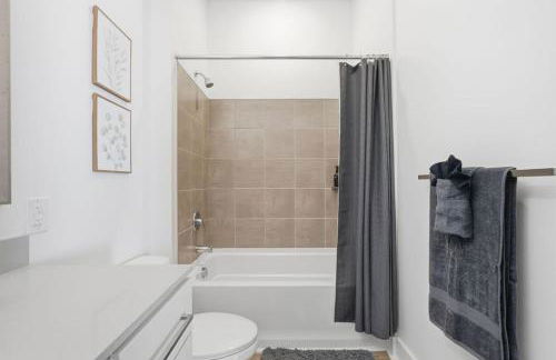 Urban Escape | Free Parking, Pool, Gym - Foto 41