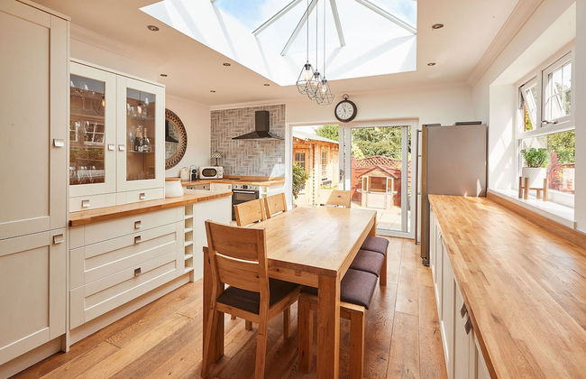 Host Stay Bankside Cottage - Photo 8