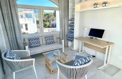 The Marbella Beach House - 4min Walk to the Sea - Photo 19