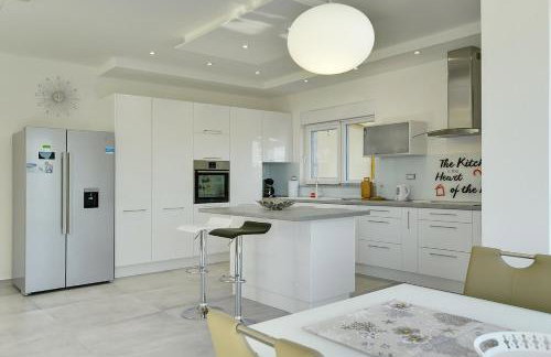 Traumhafte Villa mit privatem Pool, Sauna, Meerblick - Photo 8