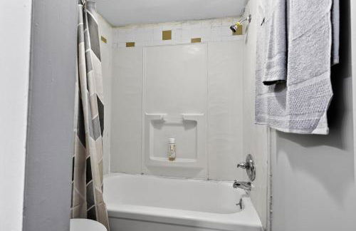 Lux Stay Minutes to Big House U of M Campus and UM Hospital Free Parking - Foto 17