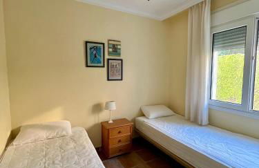 Villa con jardín en Oliva Nova Golf a 100m de la playa - Photo 18