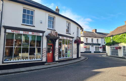 West Street Views #1 - Peaceful town centre apartment - Photo 1