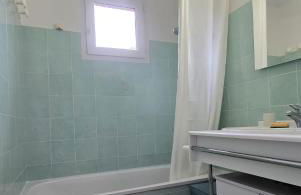 Charmant T3 avec Vue Panoramique sur la Mer, Terrasse, Piscine et à seulement 300m de la plage de la Roya - Foto 10