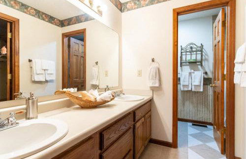 Sleeps 12! Main Level Primary Suite-Beautiful Backyard Oasis - Photo 42