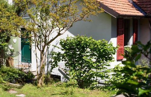 Little Garden House - Photo 16