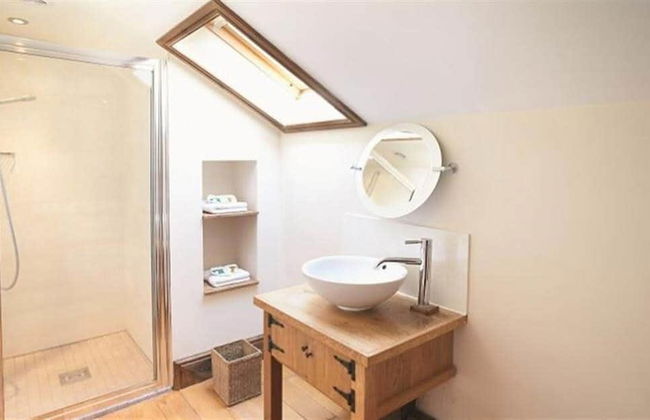 Host Stay Tregaer Mill Barn - Foto 8