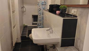 Lüdenscheid Work and Stay 3 Schlafzimmer 6 Betten Küche Bad Innenstadt - Foto 4