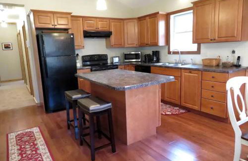 Cozy Three-Bedroom Cabin Near The Salmon River in Altmar, New York - Foto 4