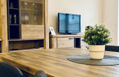 Kleine Auszeit -- inklusive Parkplatz & WiFi, Geschirrspüler, Waschmaschine & Terrasse mit Strandkorb -- Perfekt für Urlaub & Business - Foto 9