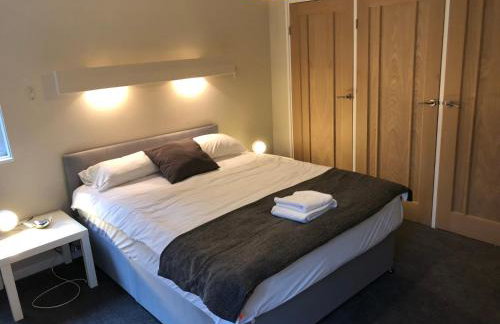 5 Bed Camberley Airport Accommodation - Foto 6
