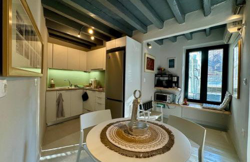 AVLI Central Athens Hideaway Walk to All Attractions - Foto 21