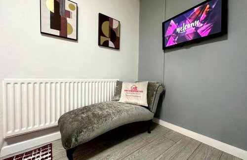 Joyful Jungle Jewel wBalcony & Foozeball-Ferndale - Foto 35