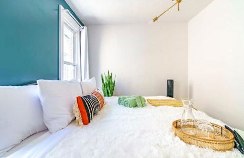 Jungle House Columbus Short North Downtown Free Parking - Steps to Convention Center & Nationwide Arena - 2BR Luxury Home - Sleeps 8 - Over 5,800 Five Star Stays - Foto 26