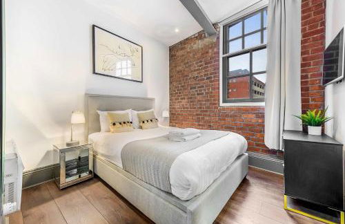 Industrial 2BR Apt, Liverpool City Centre Sleeps 8 - Foto 7