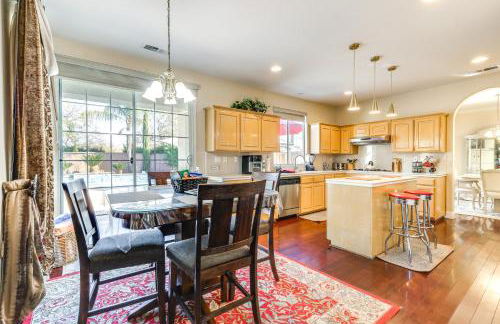 Outdoor Oasis and Hot Tub! Spacious Clovis Home - Foto 12